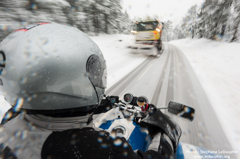 Balade moto : faire le singe III