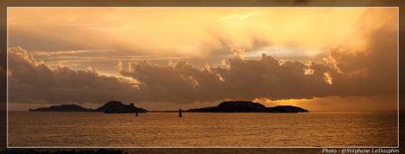 Panoramique_couche_de_soleil_sur_le_Frioul